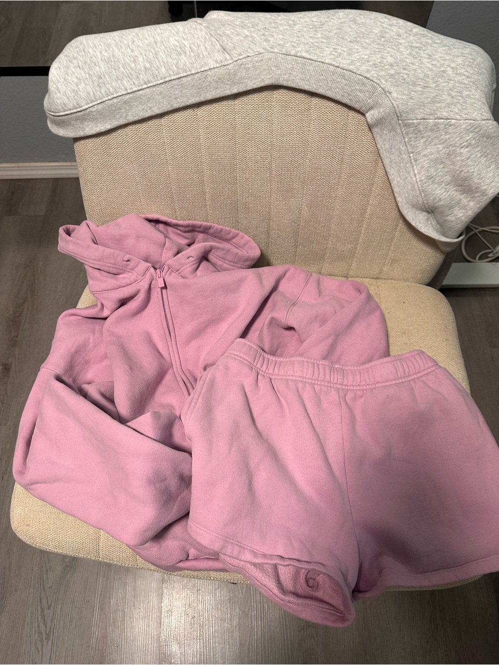 Aritzia sweatshirt set hoodie + shorts